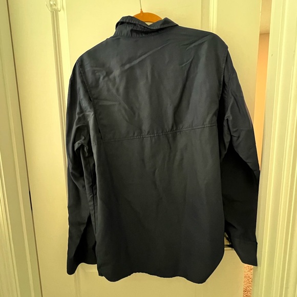 EUC Columbia Navy Button Down Long Sleeve Shirt, Size Large - Picture 3 of 4